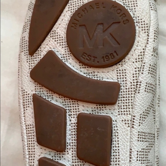 Michael Kors NWT Flats size 8 - Picture 4 of 4
